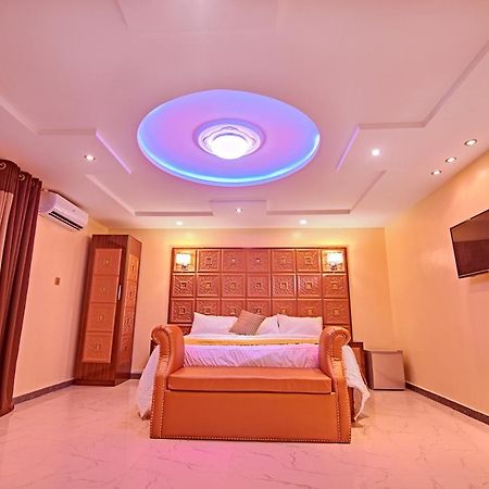 Double M Exquisite Suites And Lounge Lekki Ogombo Zewnętrze zdjęcie