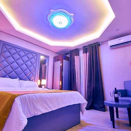 Double M Exquisite Suites And Lounge Lekki Ogombo Zewnętrze zdjęcie