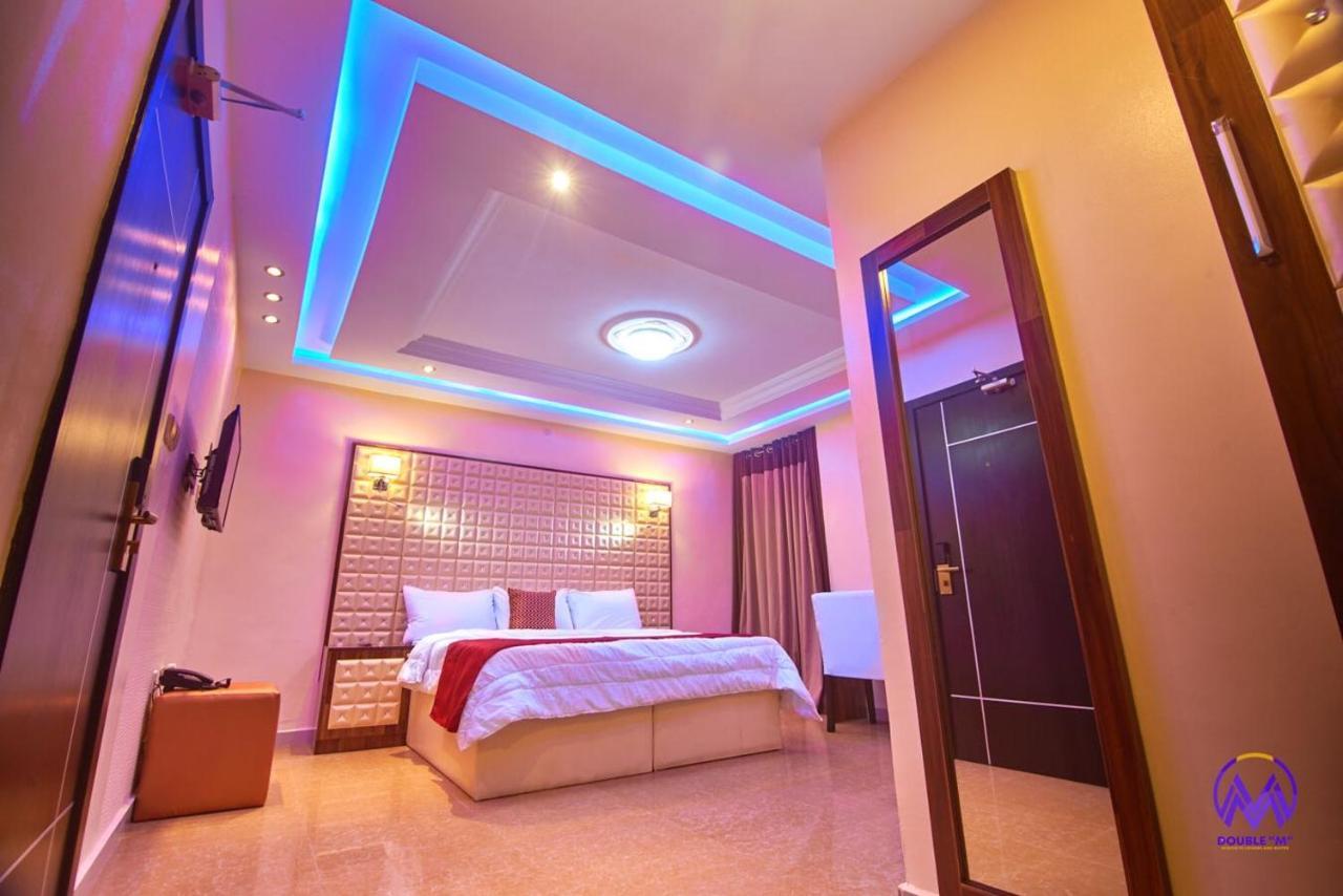 Double M Exquisite Suites And Lounge Lekki Ogombo Zewnętrze zdjęcie