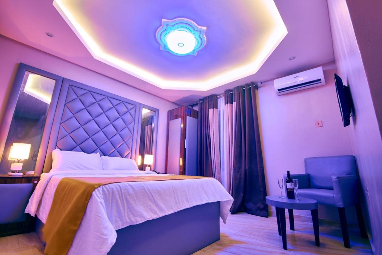 Double M Exquisite Suites And Lounge Lekki Ogombo Zewnętrze zdjęcie